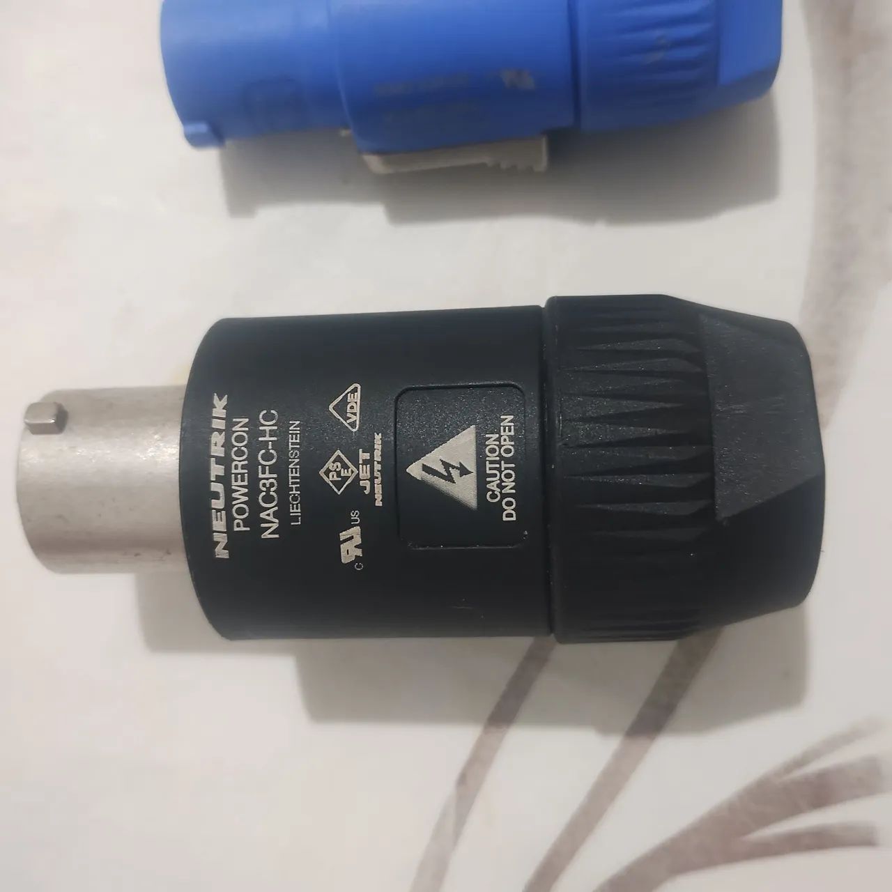 Conector Neutrik PowerCon NAC3FC-HC - Foto 3