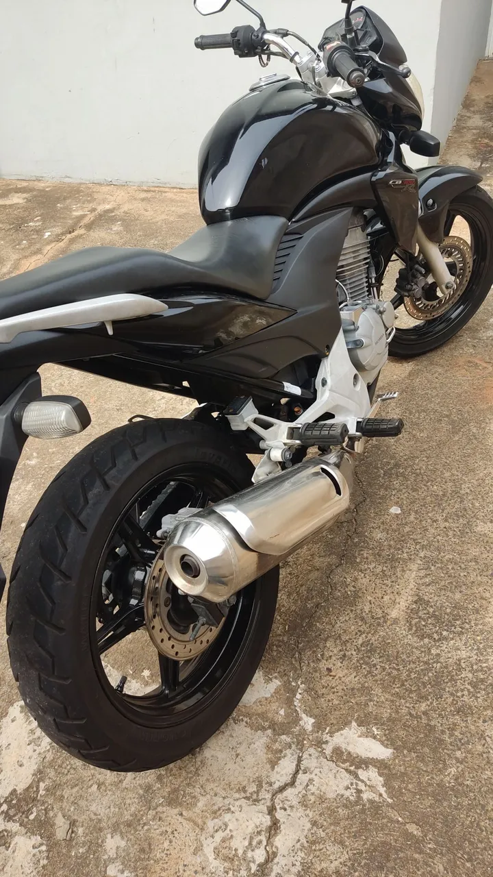 Cb 300 r