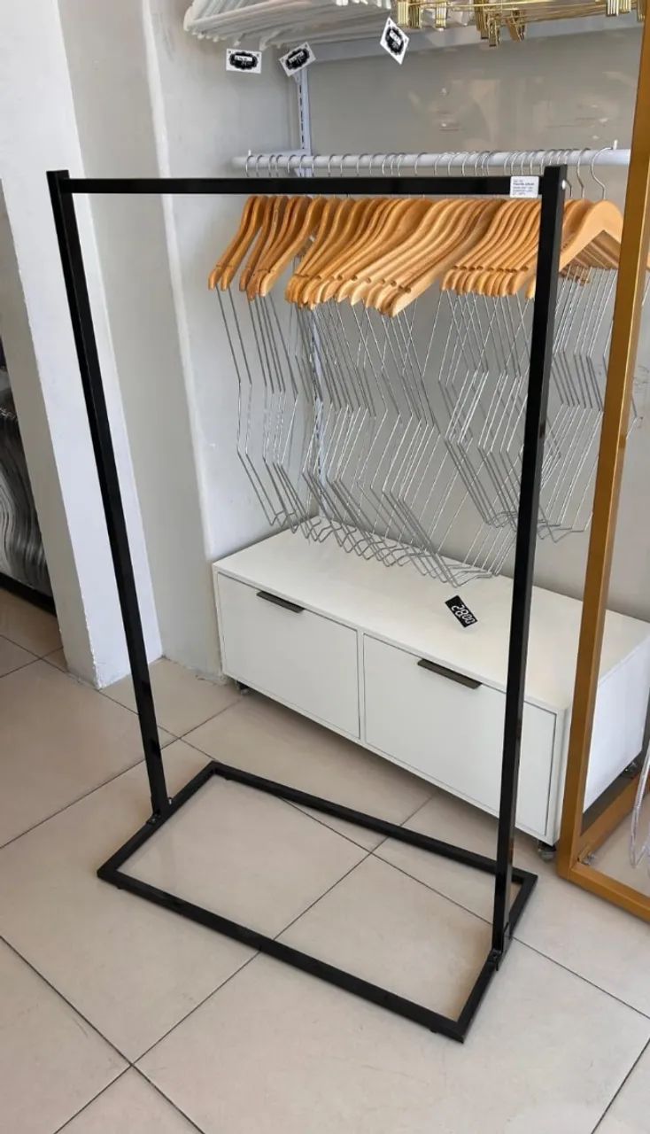 ARARA INDUSTRIAL  PARA ROUPAS DE CHÃO