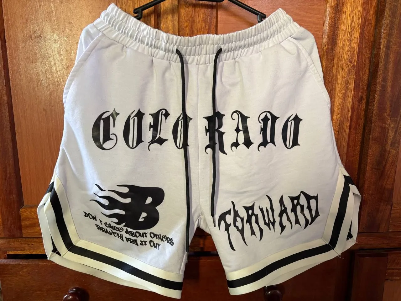 Short moletom de basquete