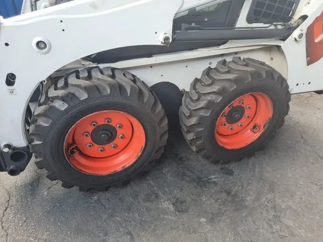 Minicarregadeira Bobcat S450 Ano 2022 Com 1895hs C Ar Cond. - Foto 6