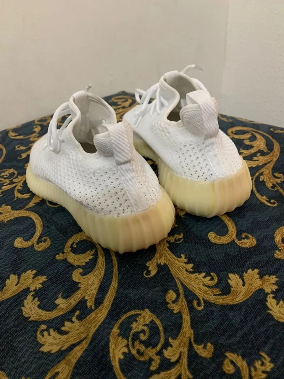 Tênis Adidas Yeezy Boost 350 V2 Branco - Foto 4