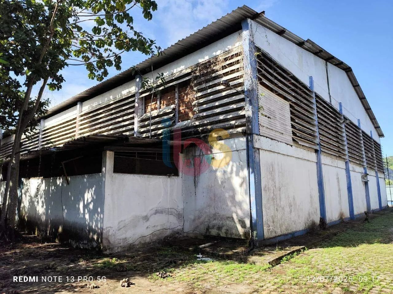 VENDO GALPÃO EM AREA INDUSTRIAL - Foto 4