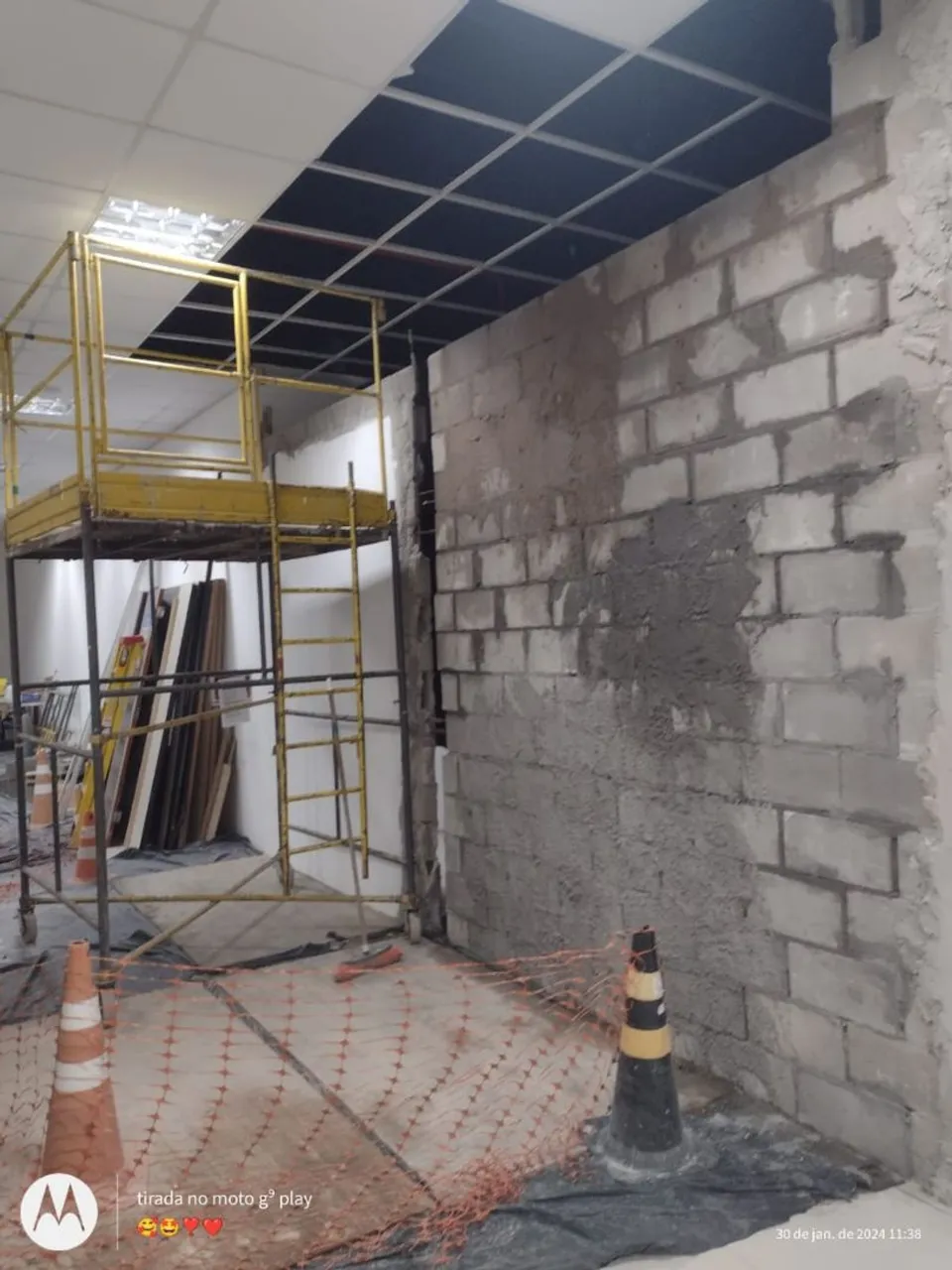 Olá trabalho na área da construção civil.
