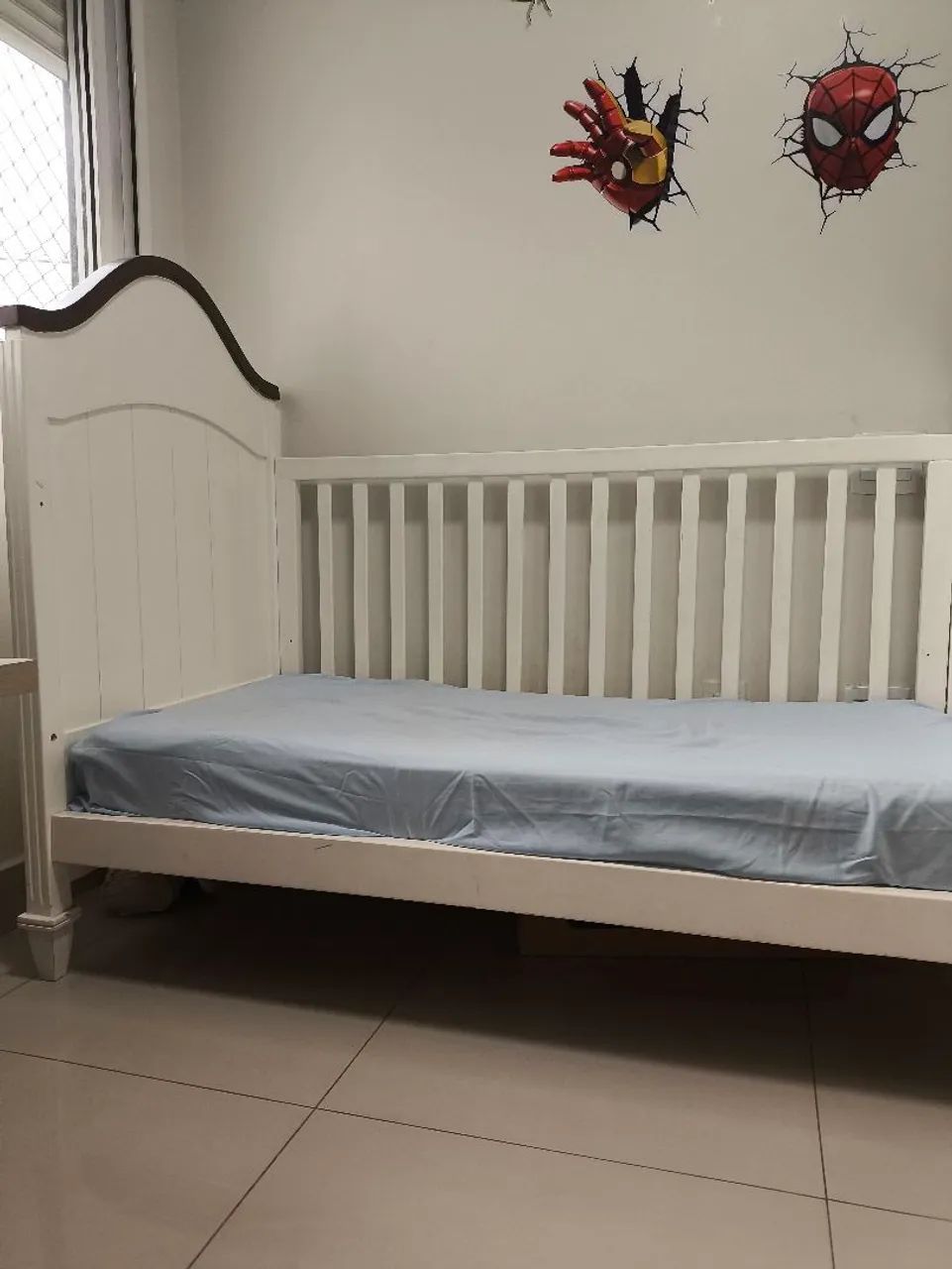 Berço, com grades removíveis, transformando em mini cama. - Foto 5