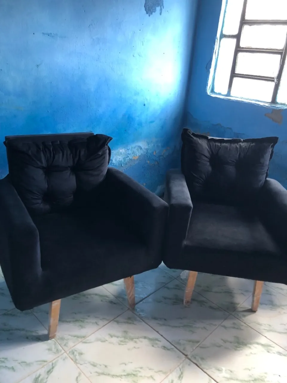 Poltronas Elegantes - Conforto e Estilo para sua Casa