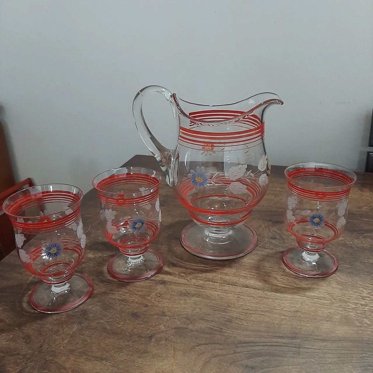 Conjunto de Jarra e Copos Vintage com Detalhes Florais - Foto 2