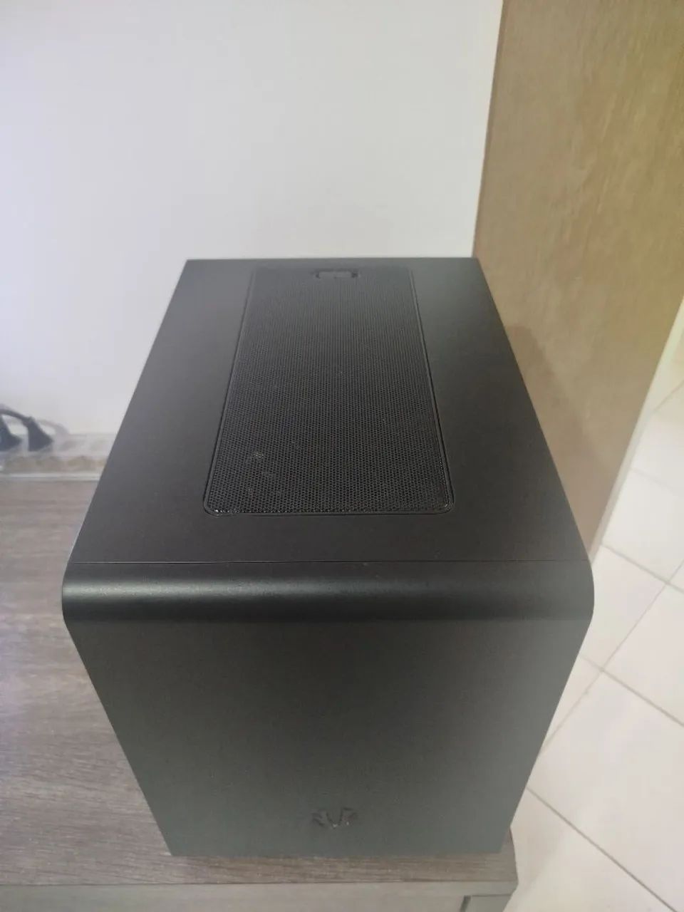 Gabinete Compacto Importado Bitfenix Phenom - Foto 2