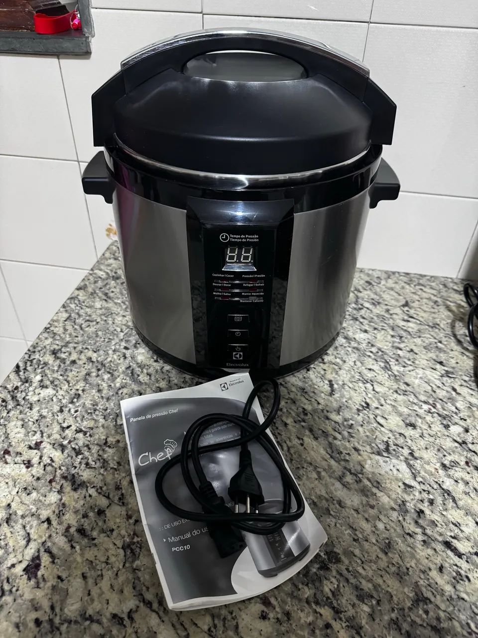 Panela pressão Elétrica Electrolux Chef PCC10 (usada poucas vezes/nova)