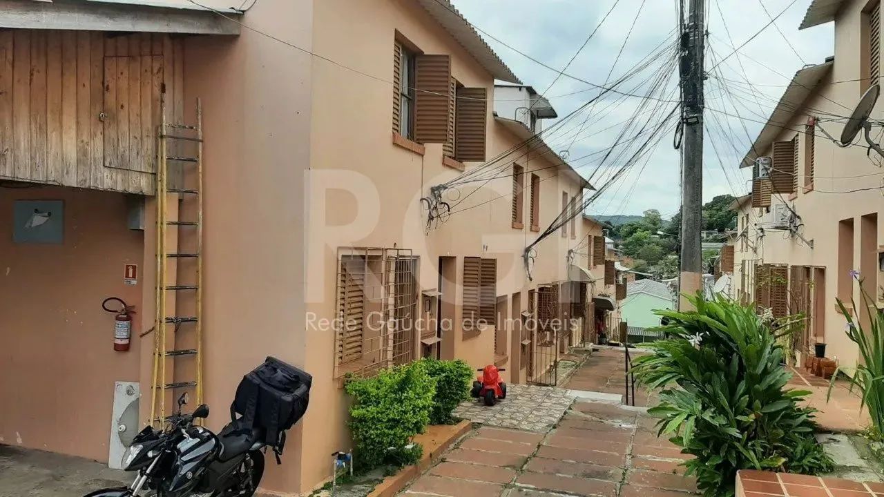 Casa em condominioi fechado ,semi mobiliada com um quarto, podendo ser dividido em dois es - Foto 4
