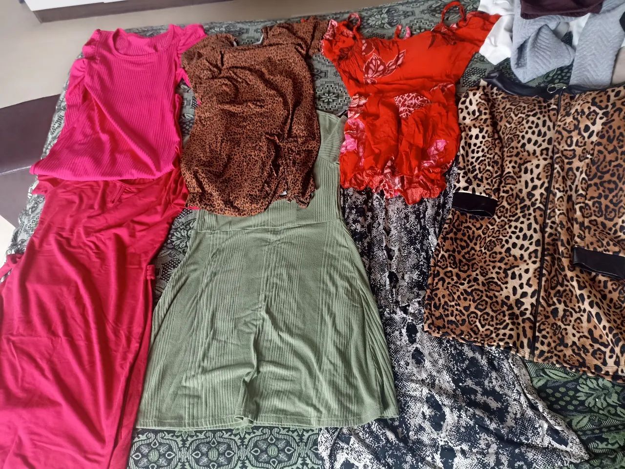 Lote de Roupas Femininas 22 peças tamanho M