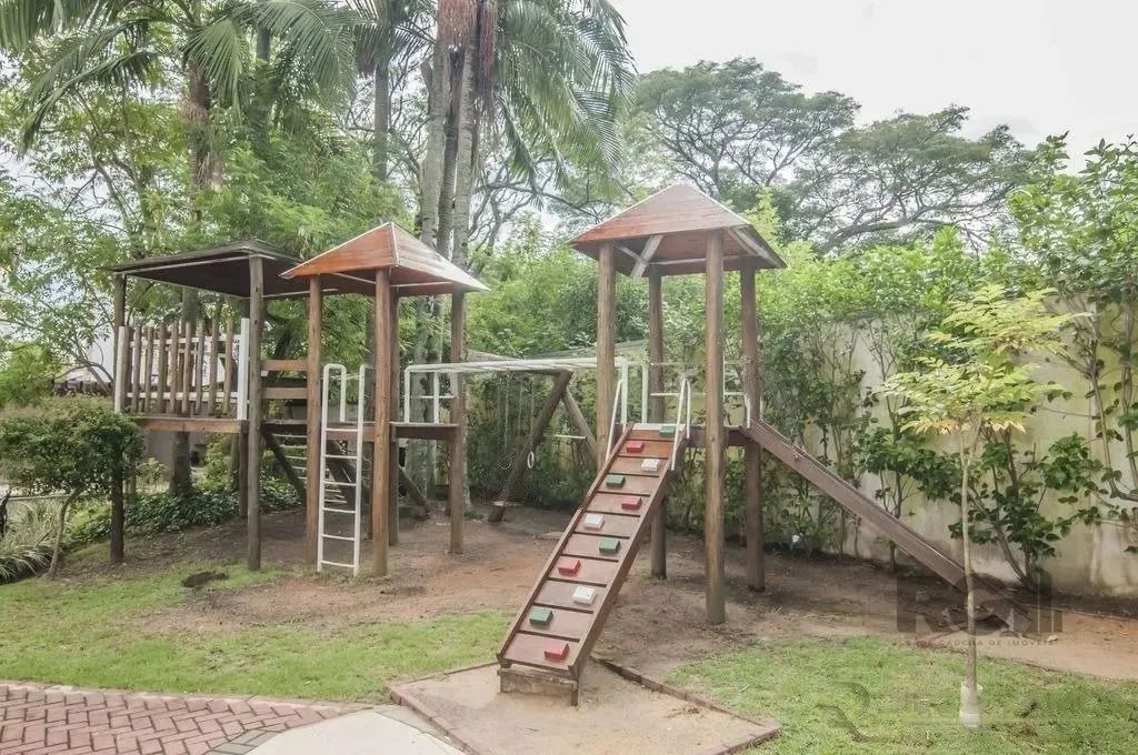 Apartamento com 2 dormitórios sendo 1 suíte, living 2 ambientes com sacada, banheiro socia - Foto 5