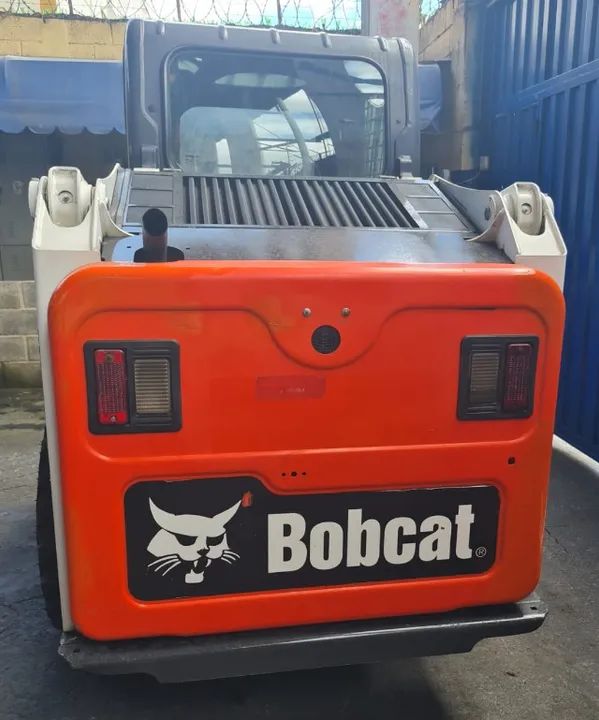 Minicarregadeira Bobcat S450 Ano 2022 Com 1895hs C Ar Cond. - Foto 4