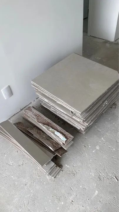 DOAÇÃO Porcelanato Eliane 60X60Cm 14m²