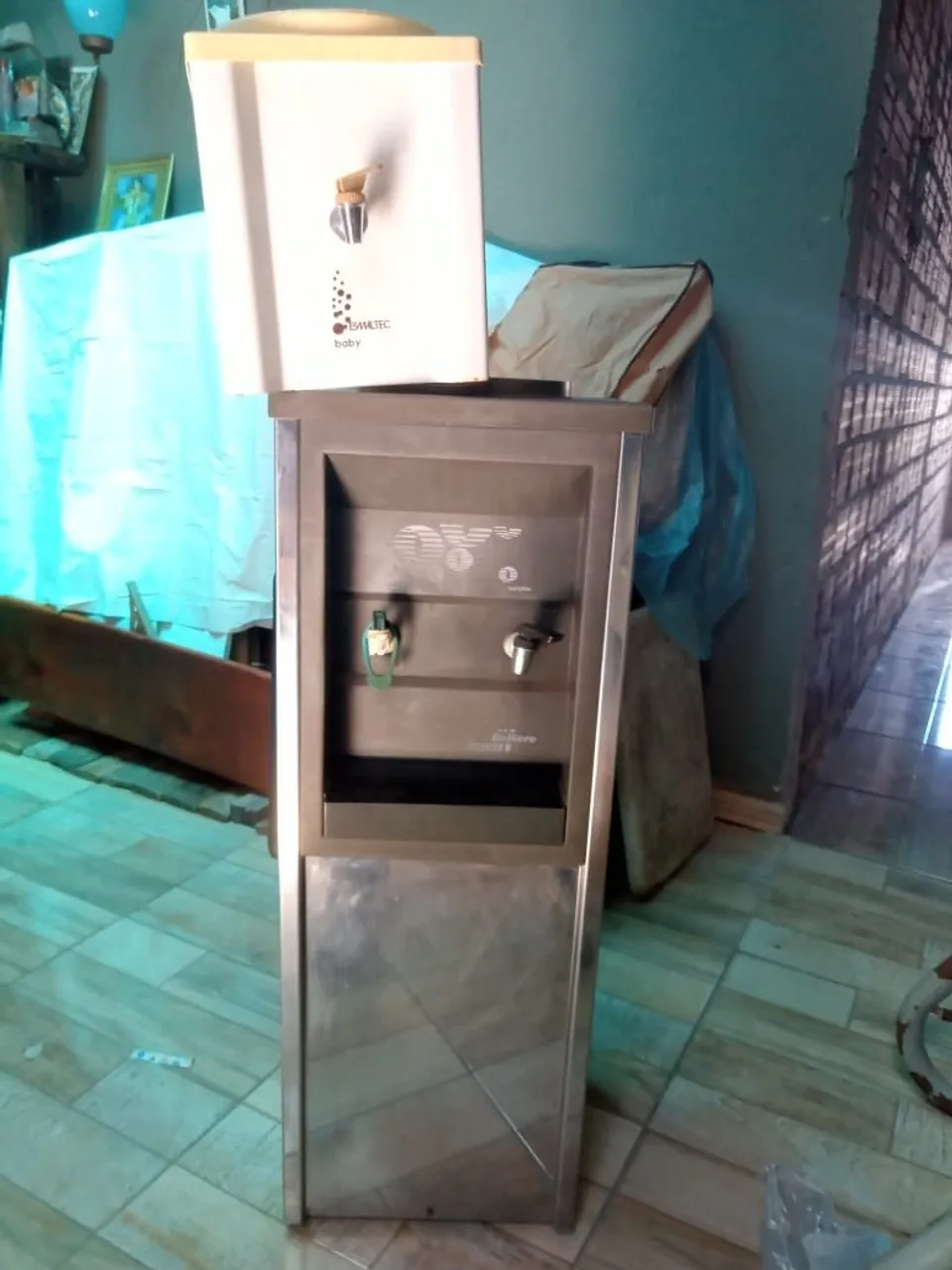 R$330 bebedouro elétrico + brinde suporte para água.