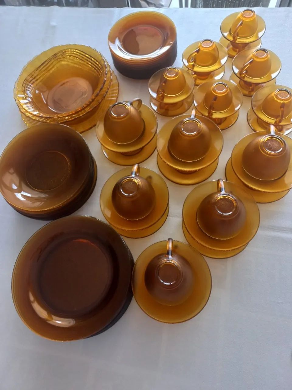 Conjunto Amber com 63 peças usado.