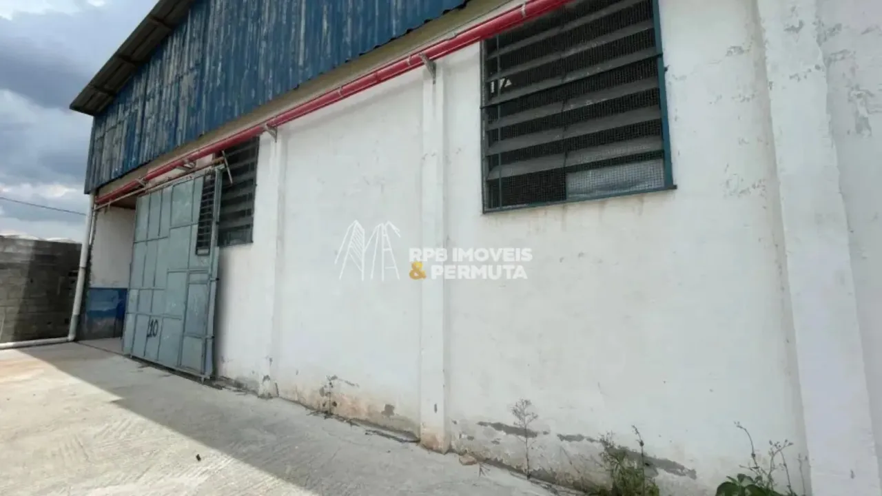 Imóvel para aluguel possui 263 metros quadrados em Jardim Rosana - Ferraz de Vasconcelos -