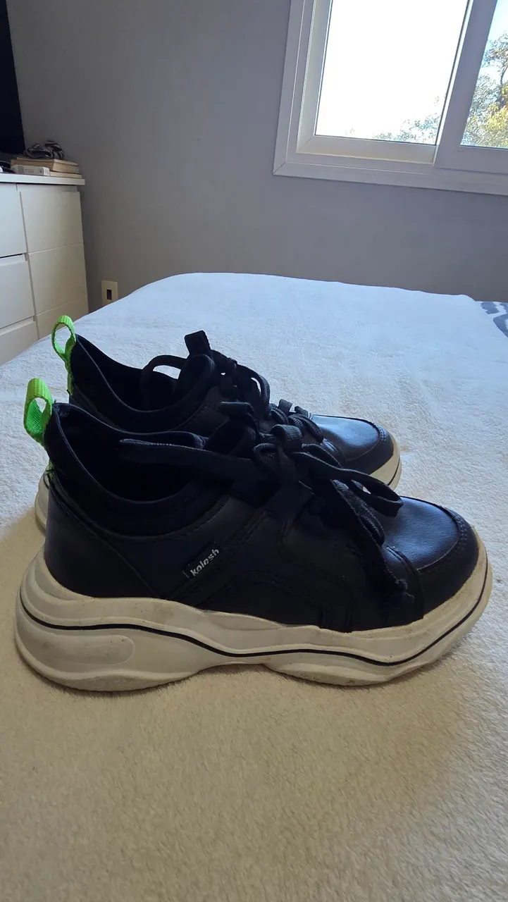 Tênis Kolosh Preto com Detalhes em Verde