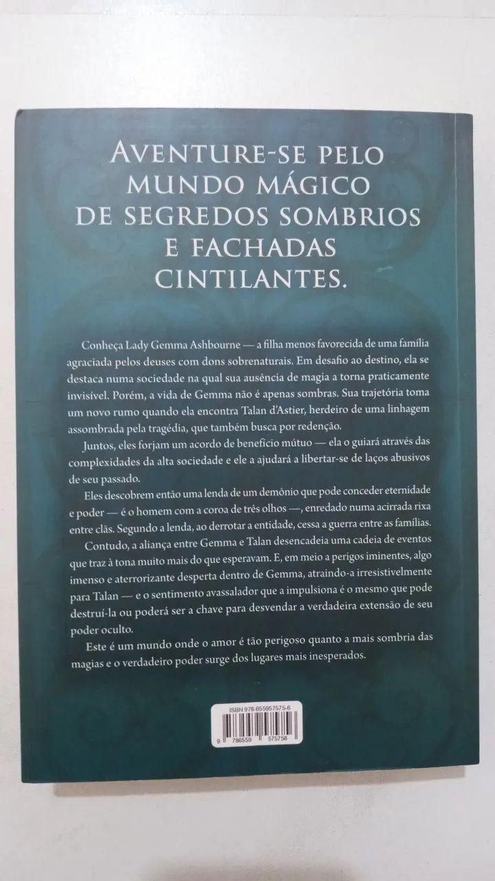 Uma Coroa de Hera e Vidro - Claire Legrand - Foto 2