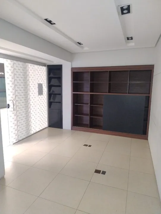 Duas salas comerciais no Braz Shopping
