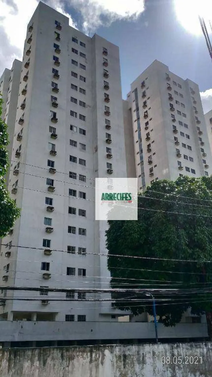 Apartamento com 2 dormitórios à venda, 67 m² por R$ 285.000,00 - Torre - Recife/PE