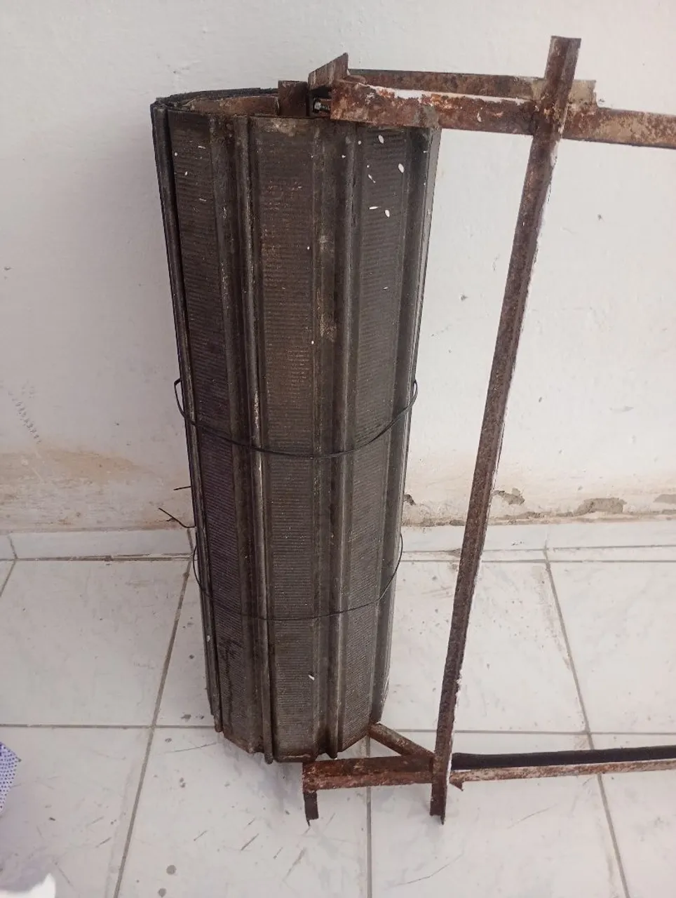 Porta de enrolar semi nova completa com fechadura