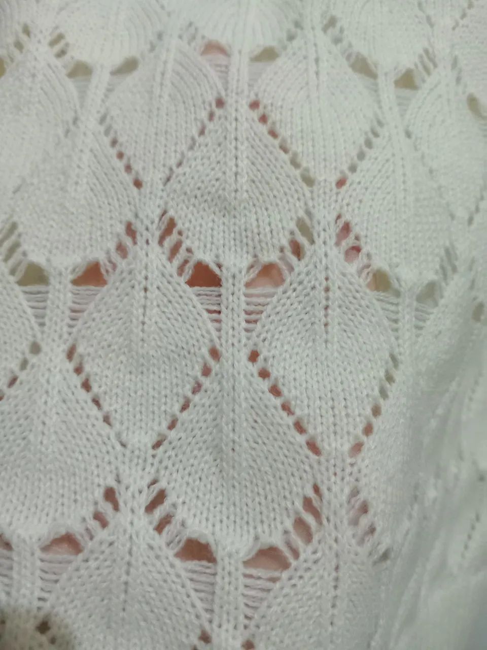 Blusa de Tricô Creme com Detalhe Vazado - Foto 3