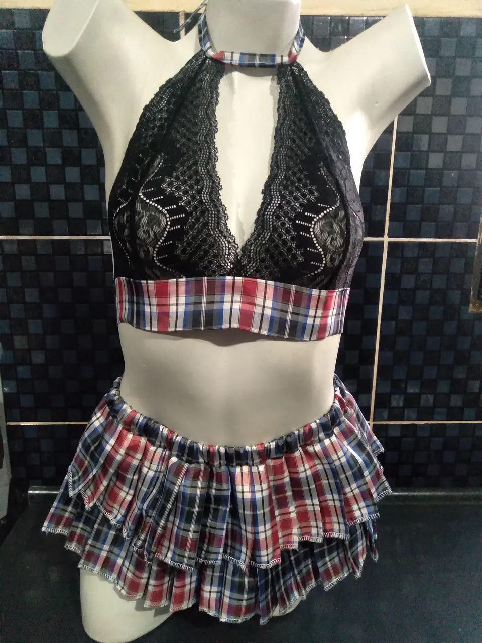 Conjunto Sexy caipira atrevisa - Detalhes em Renda e Tecido Xadrez