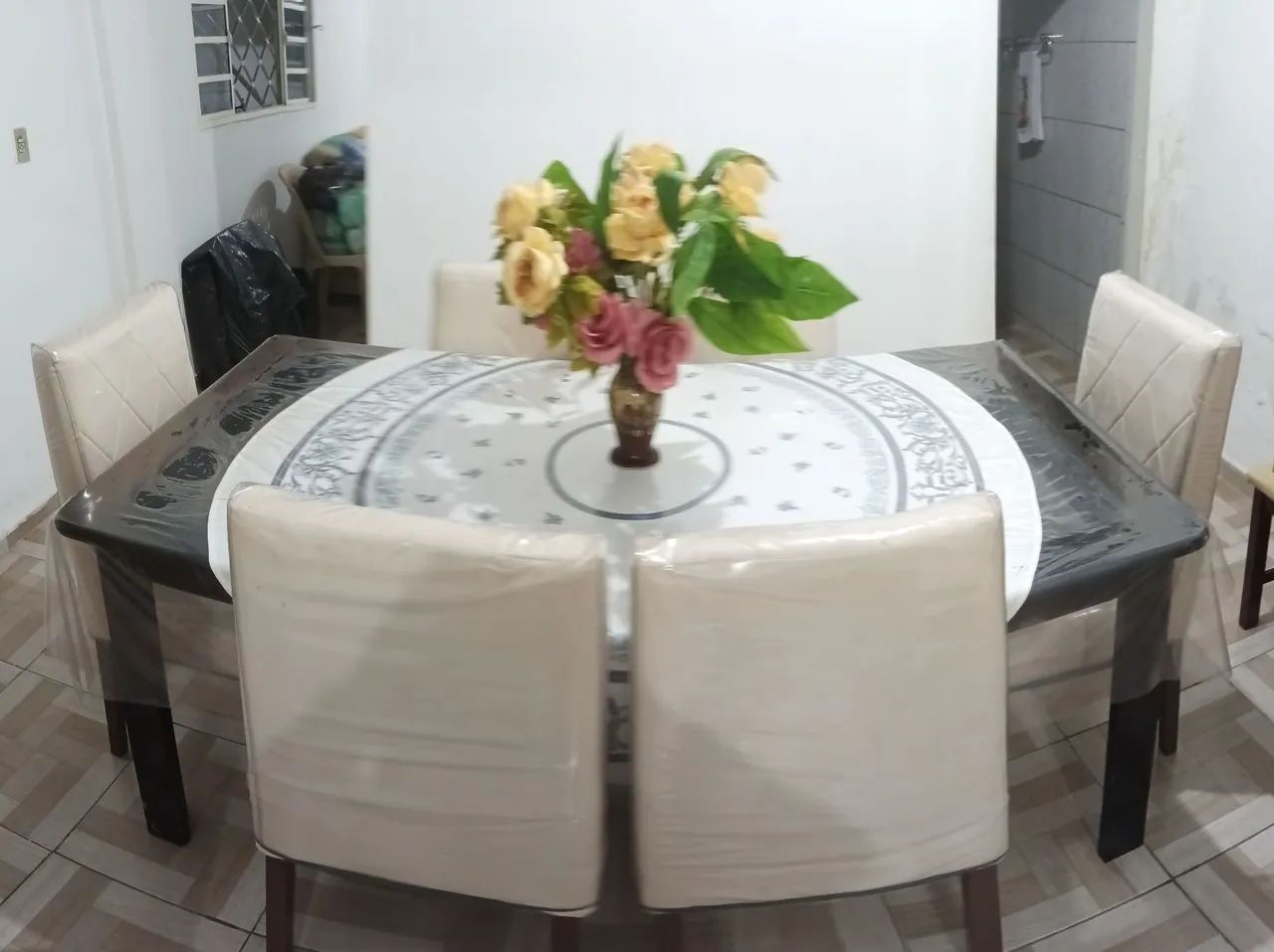 Mesa de Jantar com 6 Cadeiras - Foto 4