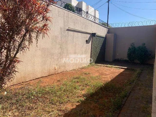 Casa residencial para locação Marta Helena com 6 quartos