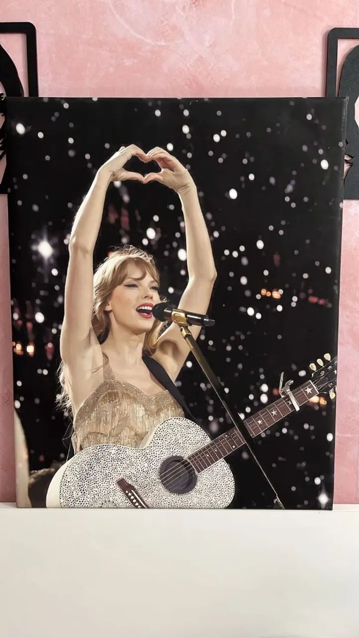 Quadro Taylor Swift 50x40cm - Decorações Para Casa - Vila