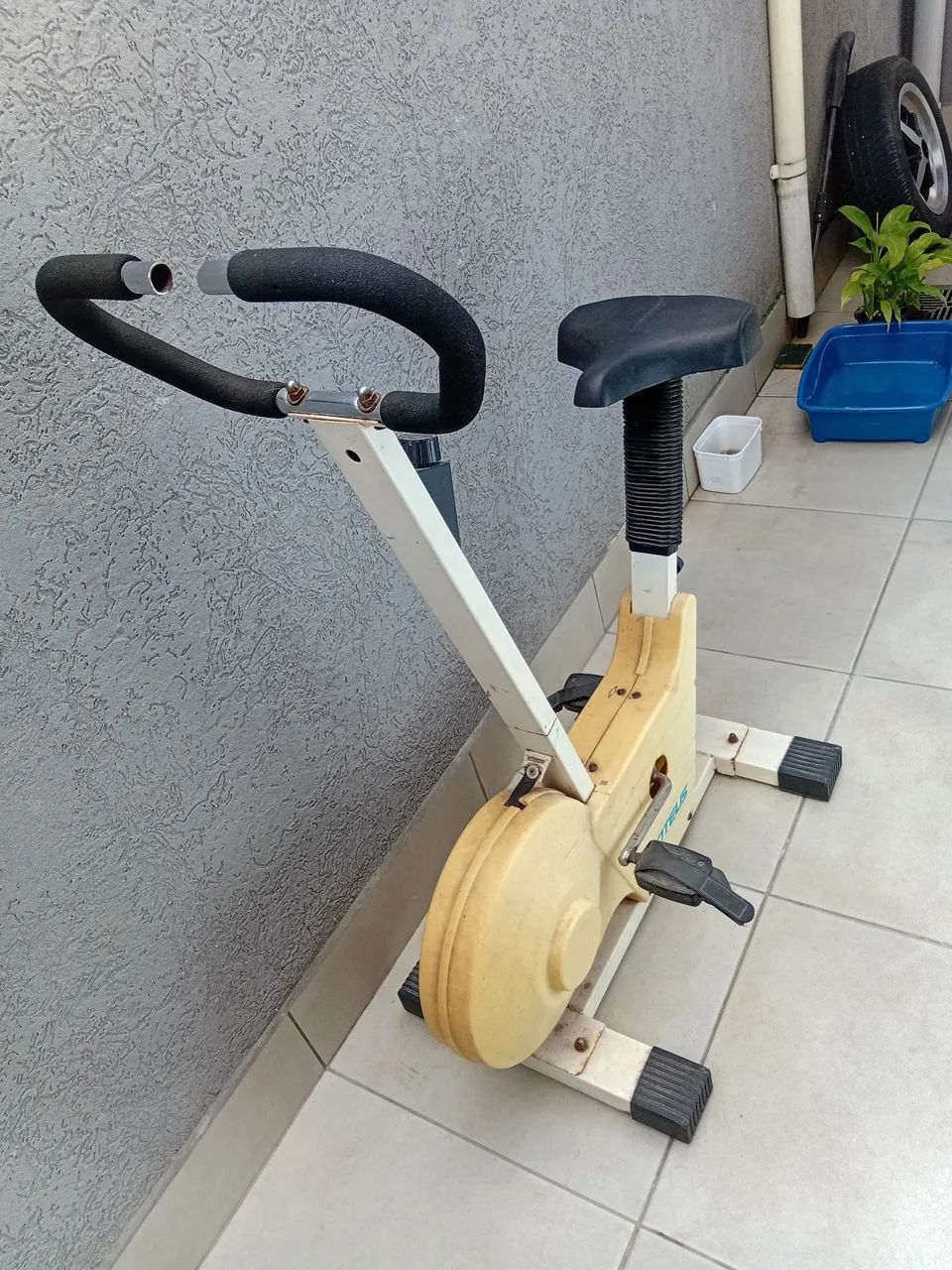 BICICLETA ERGOMÉTRICA USADA
