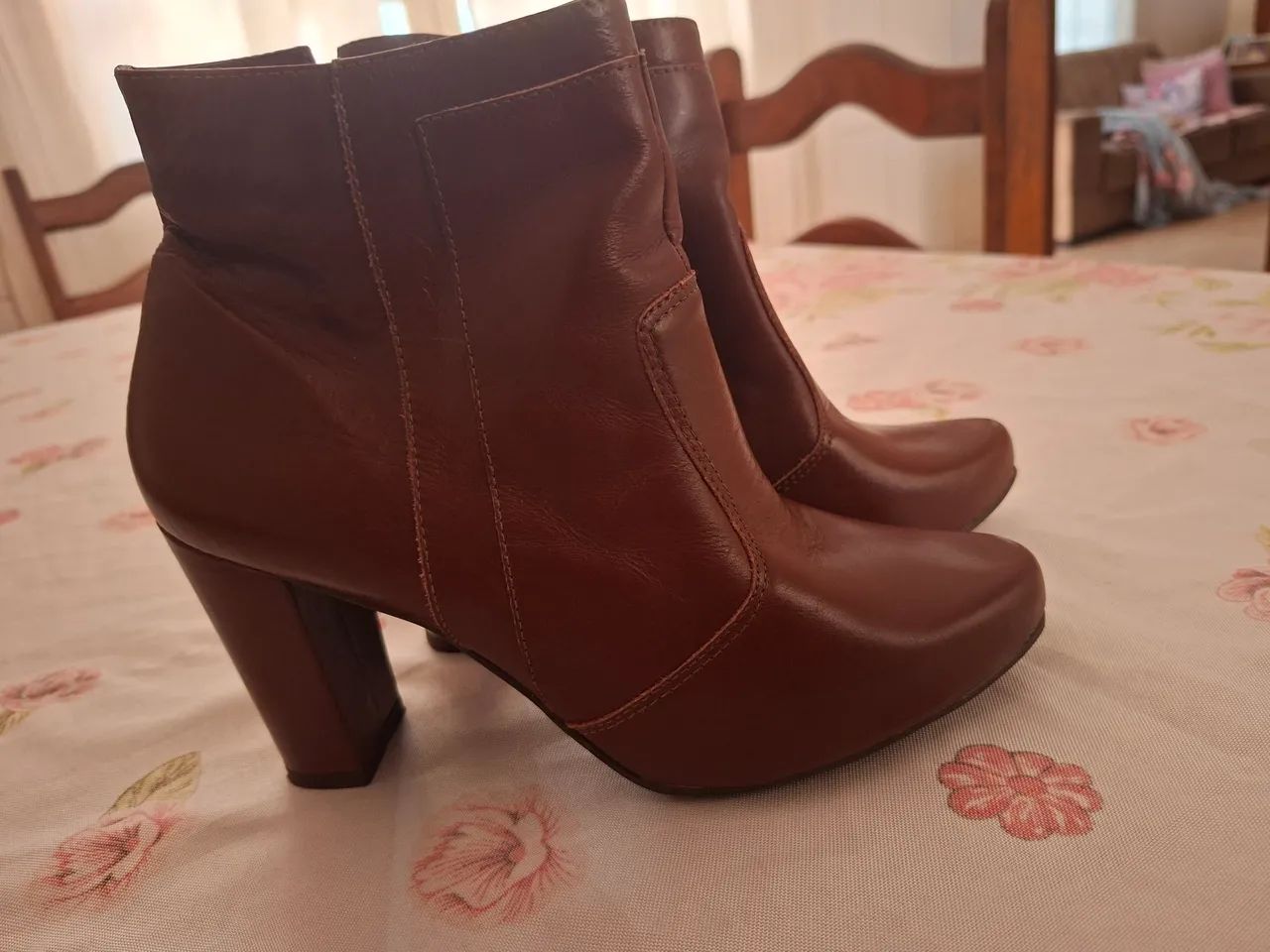 Bota Marrom 