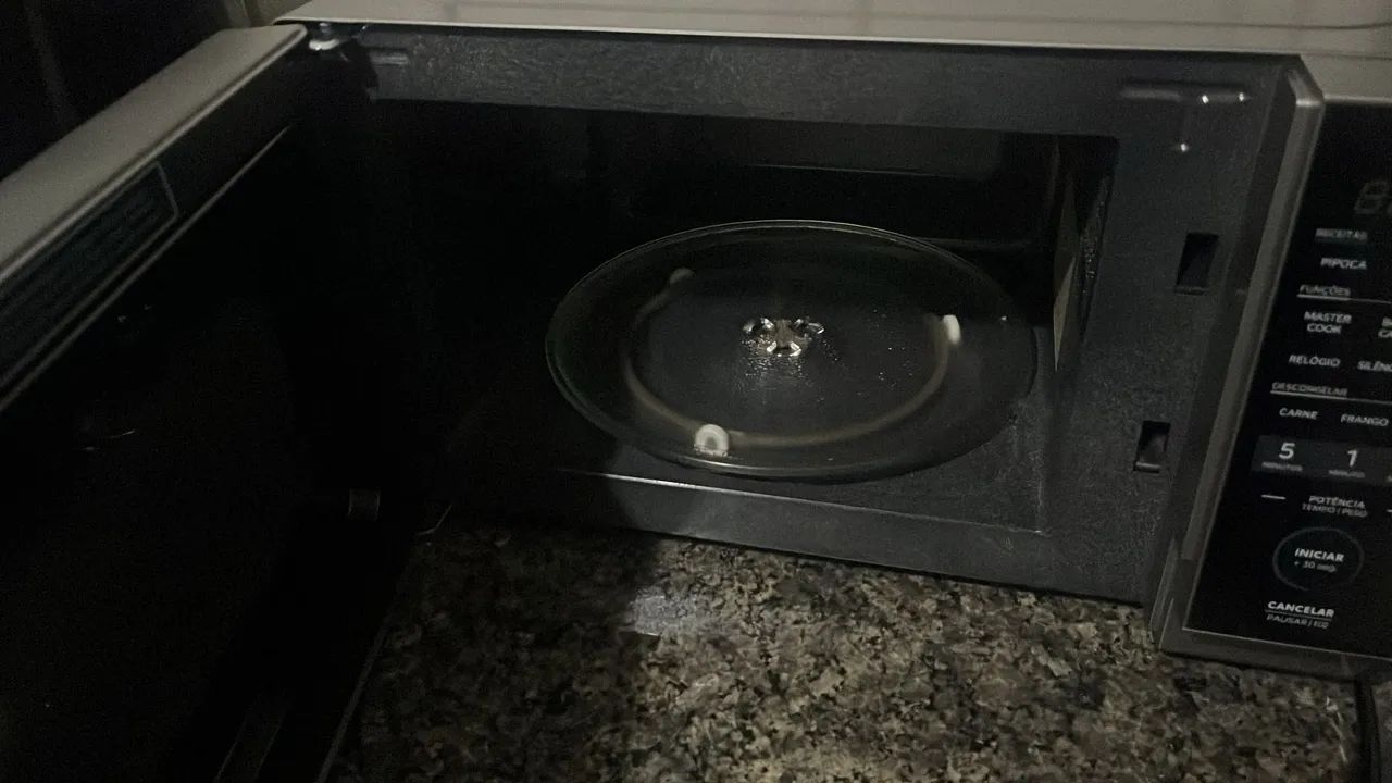 Microondas Midea espelhado - Foto 2