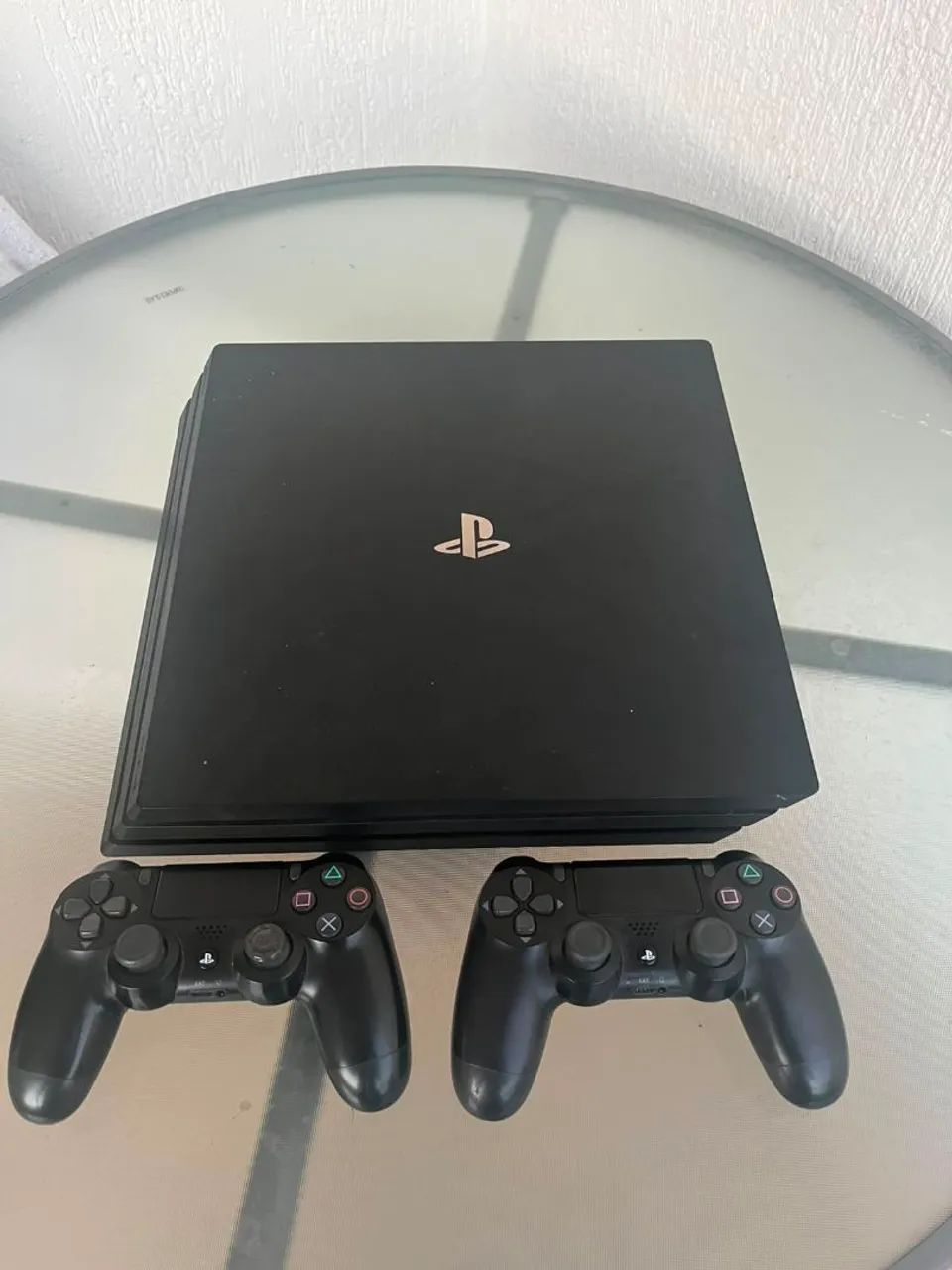 PS4 Pro 1TB Com 2 Controles