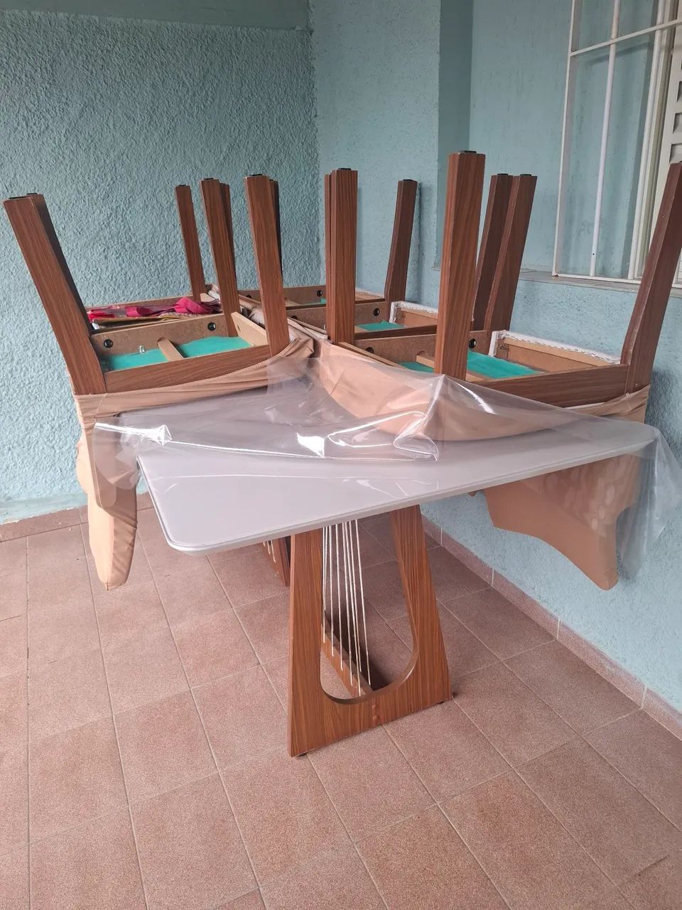 Mesa de laca berge com 6 cadeiras  ótimo estado  - Foto 2