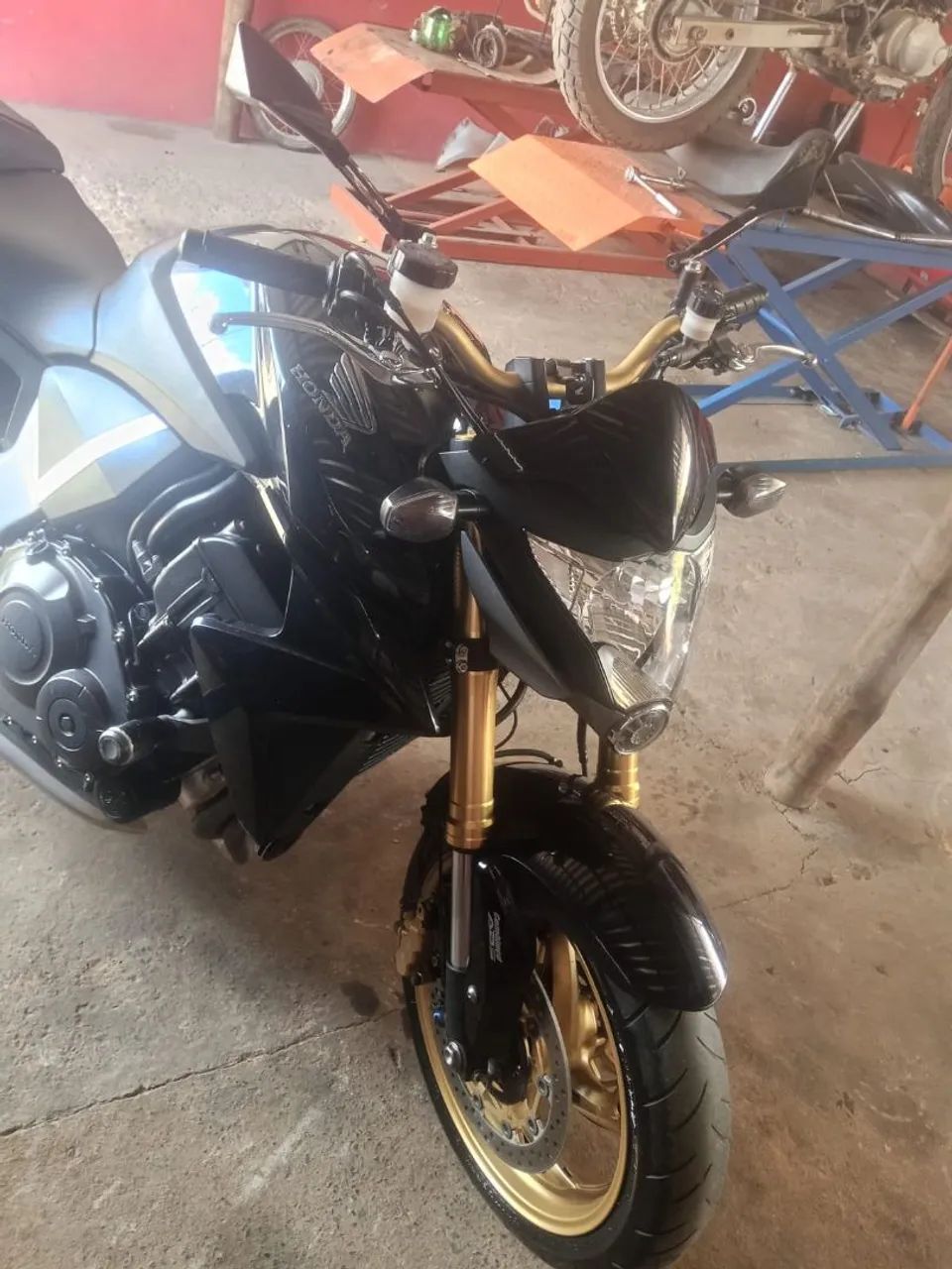Cb1000r 