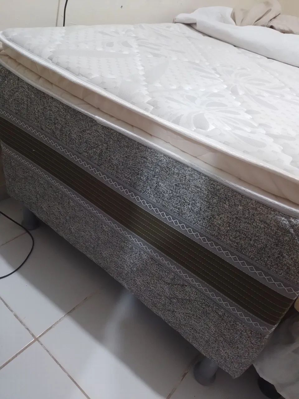 Cama box solteirão 