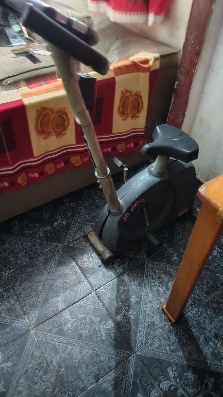 BICICLETA ERGOMÉTRICA MECÂNICA FUNCIONANDO PERFEITAMENTE  - Foto 4