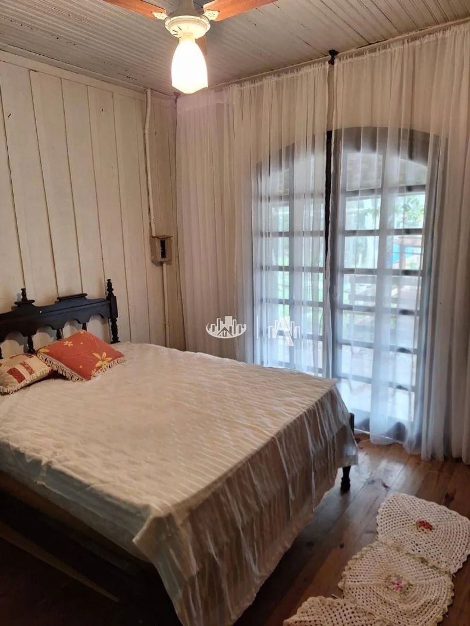 Casa com 2 Quartos , 150 m² - venda por R$ 750.000 ou aluguel por R$ 4.233/mês - Estância