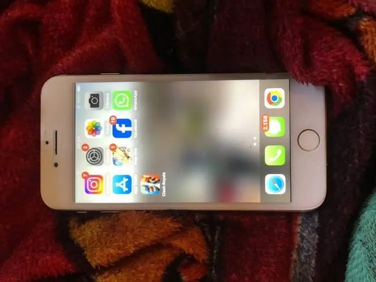 iPhone 8 Normal - Foto 2