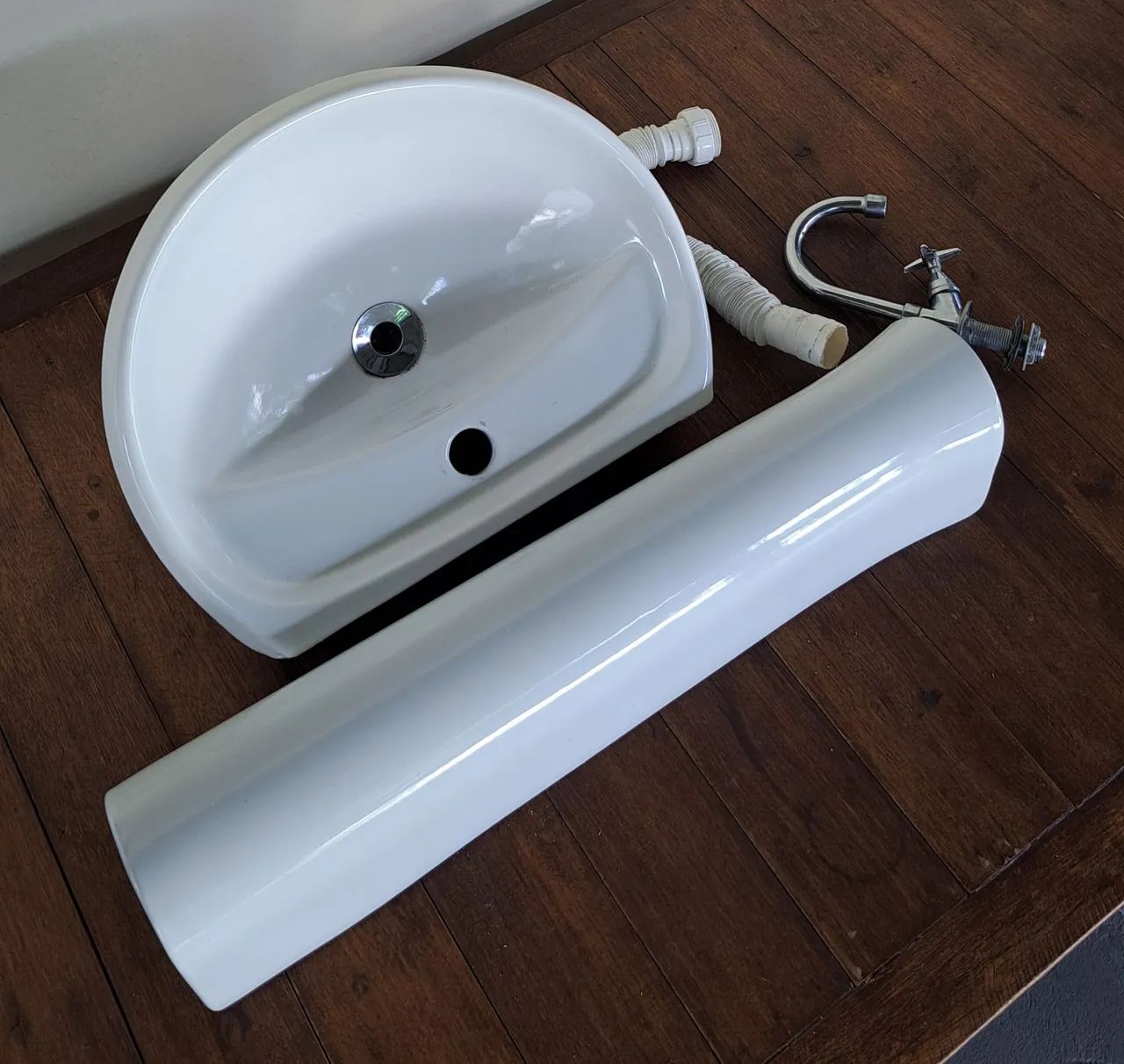 Sink/Washbasin - Excellent