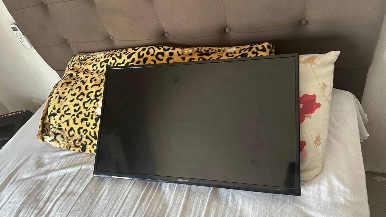 TV LED PANASONIC  - Foto 3