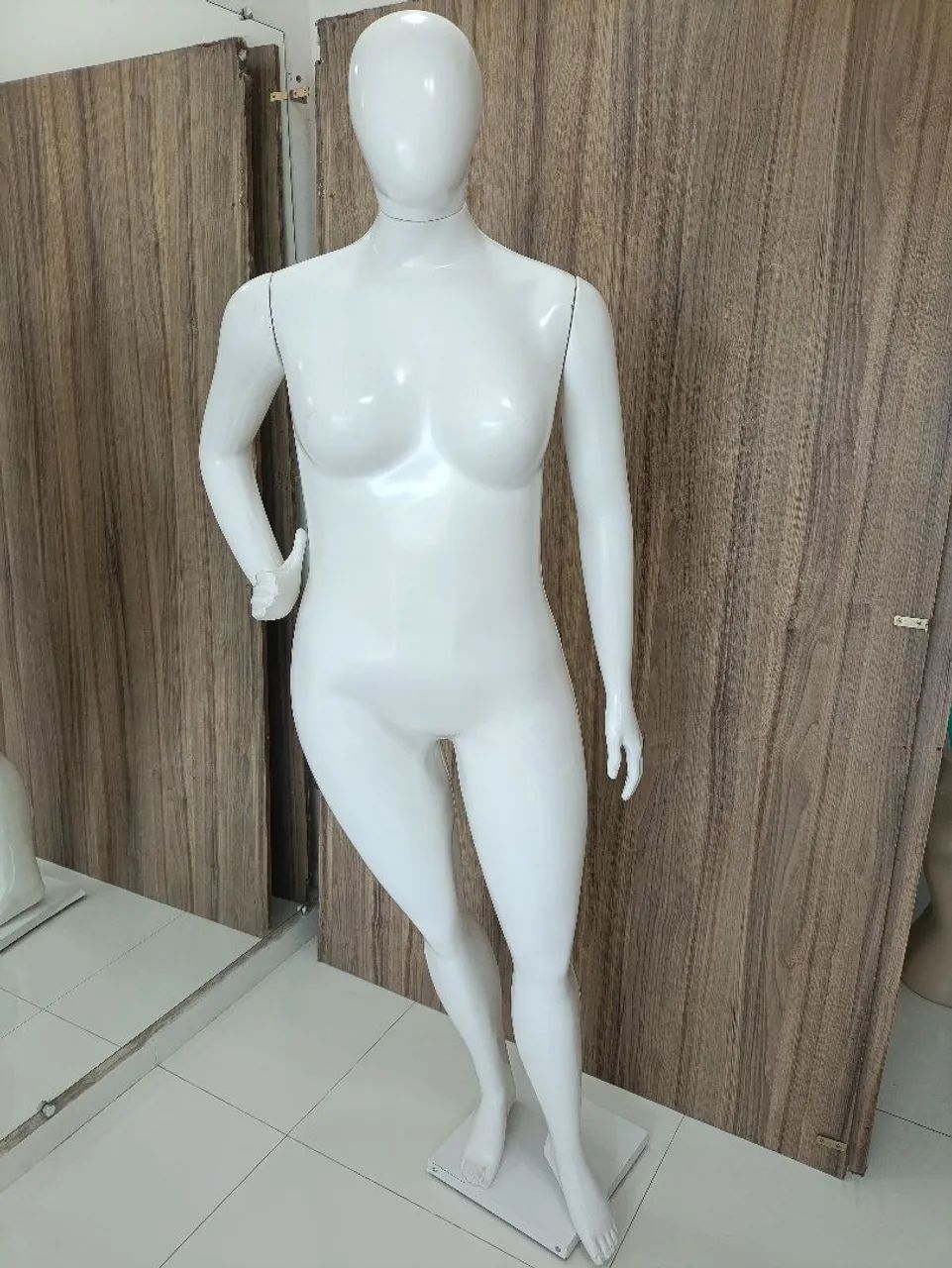 Manequim Plus size Branca  - Foto 3