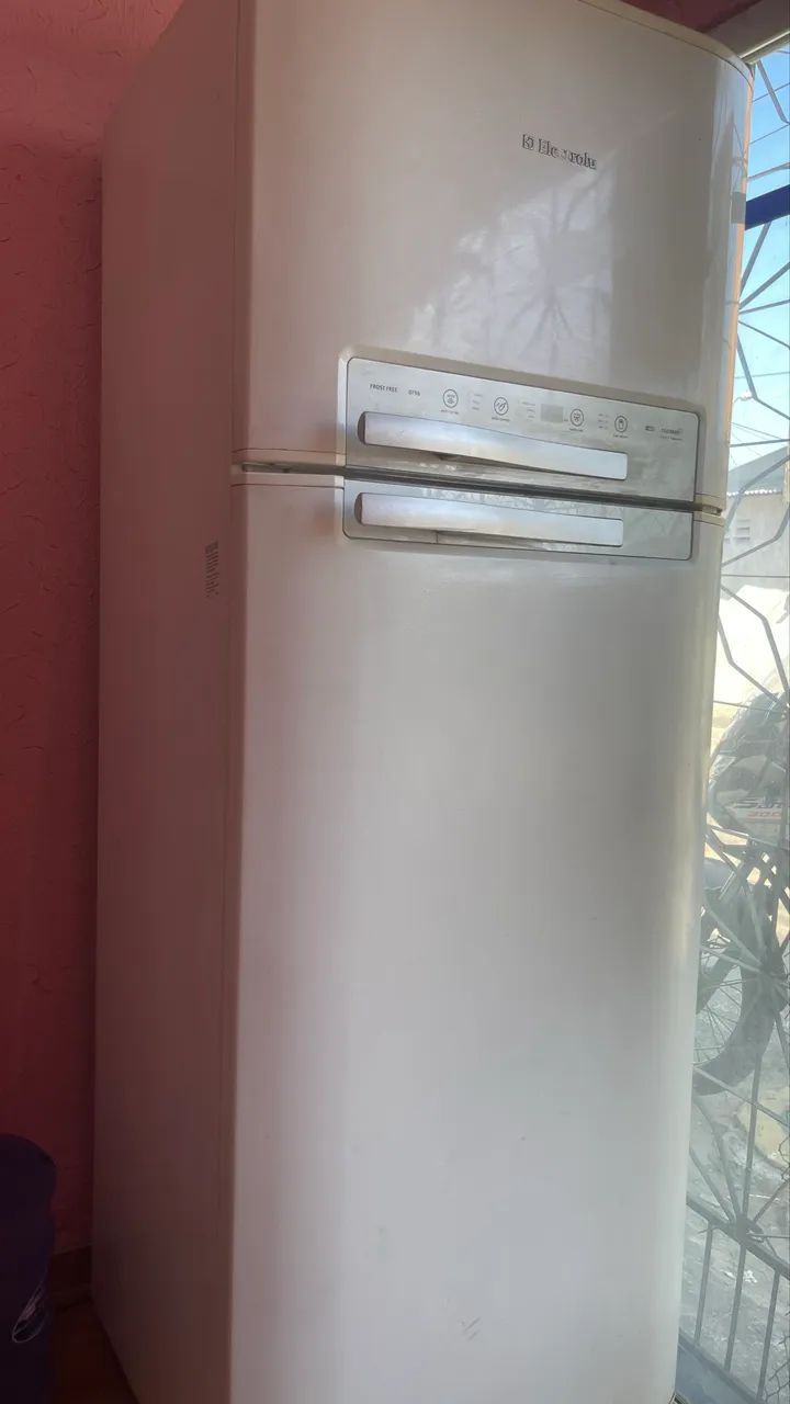 Vendo ou troco geladeira  - Foto 4