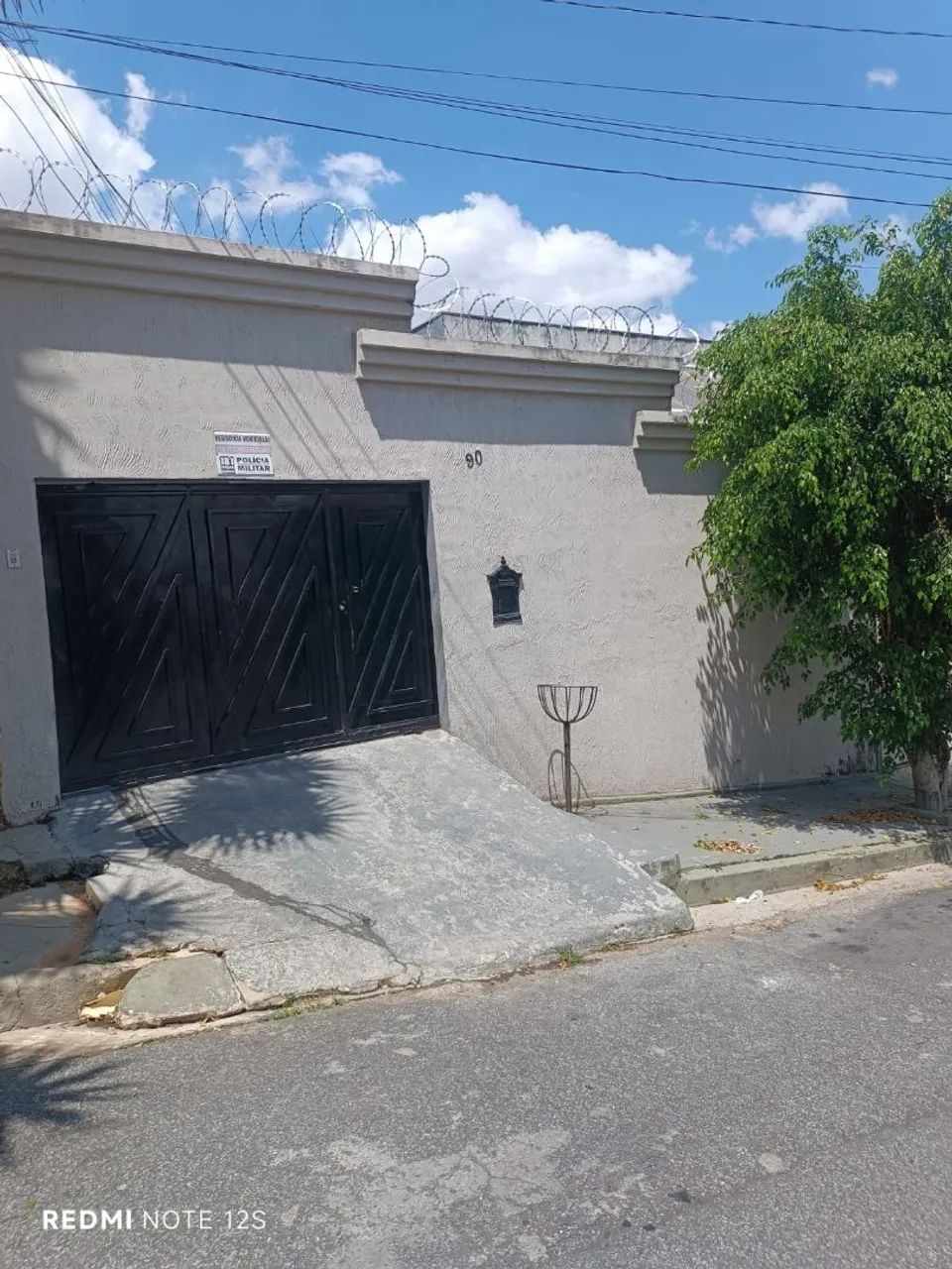 CASA 3 QUARTOS E 2 BANHEIROS