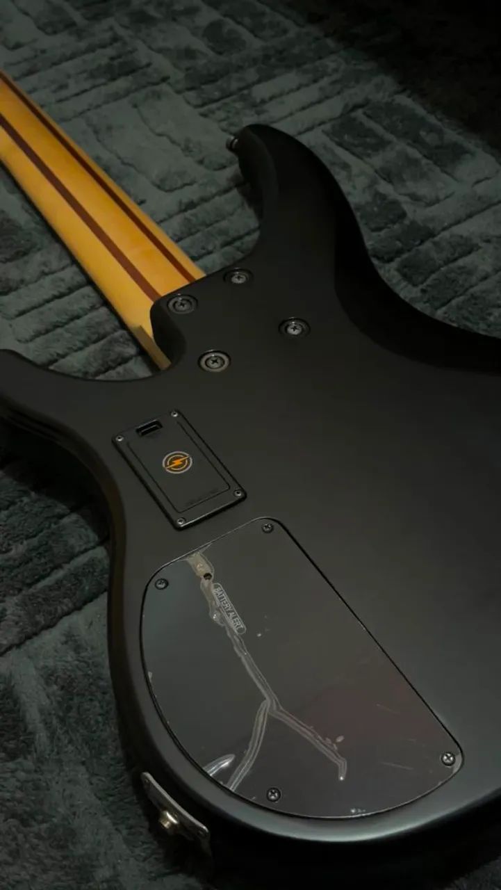 Baixo Yamaha  - Foto 3