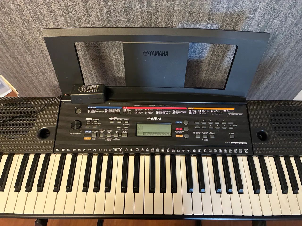 Teclado yamaha PSR E263 - Foto 4