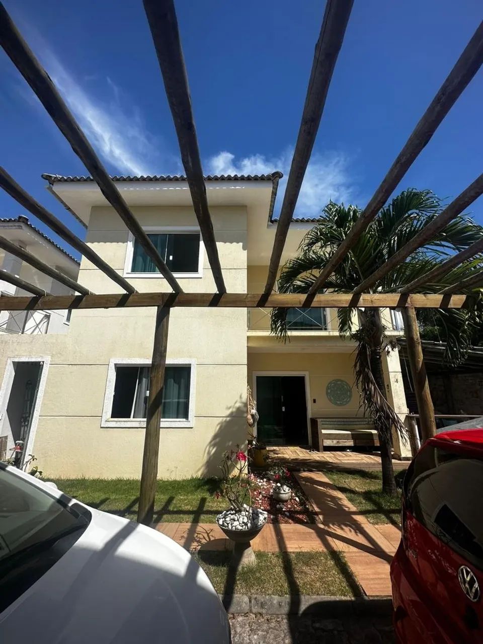 CASA COM 4/4 NO MIRAGEM