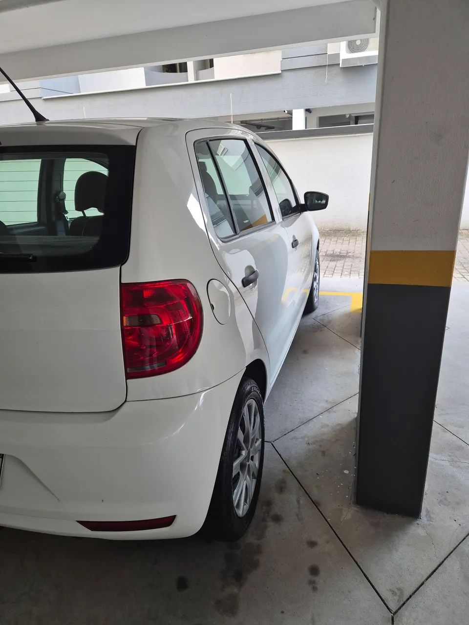 Volkswagen Fox 1.0 MI Total Flex 8V 5P 2014 - Foto 3